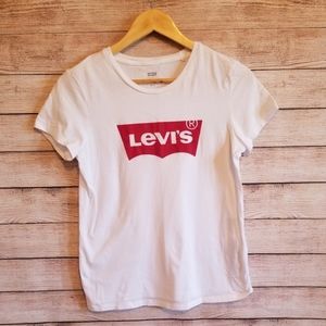 levi's tshirt